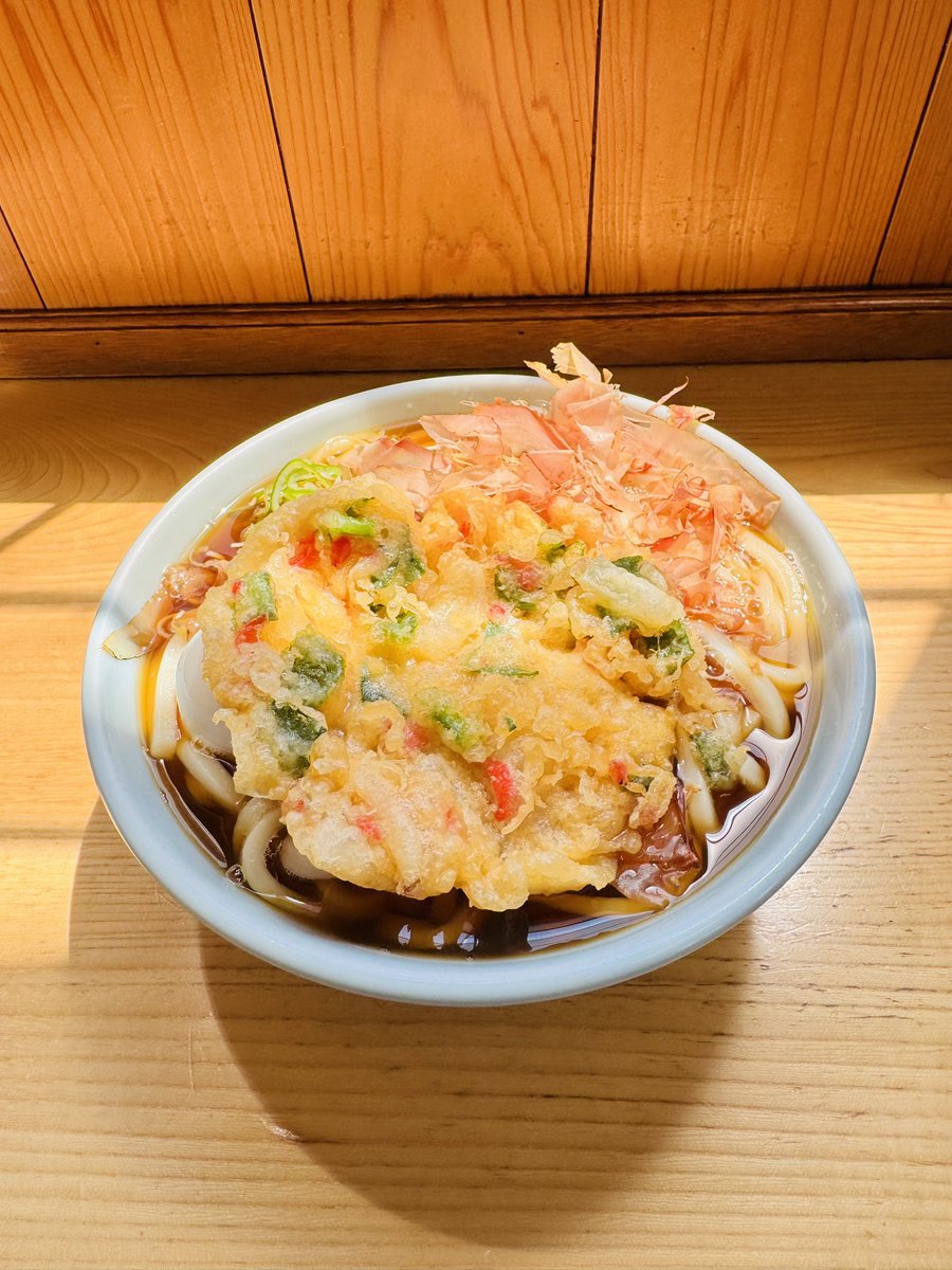 今日からお休み
天気も良く無事に滋賀に帰還
槍ヶ岳も去年より雪が多い気がします。
お昼は高山でうどん