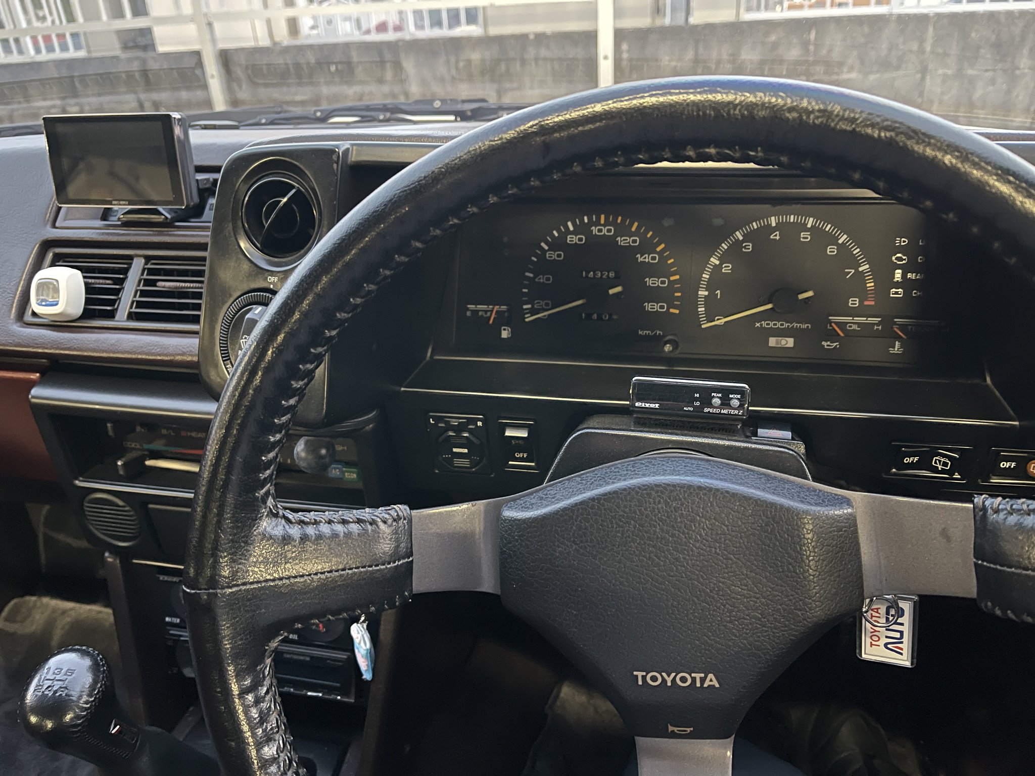 AE86APEX後期純正革巻きステアリング(ボス付き) 美品 - メルカリ