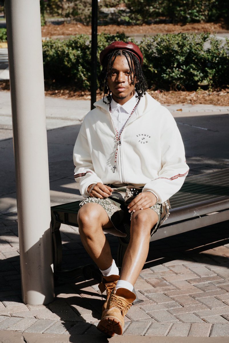 imxzavierrivera's tweet image. How I look? #gradbash