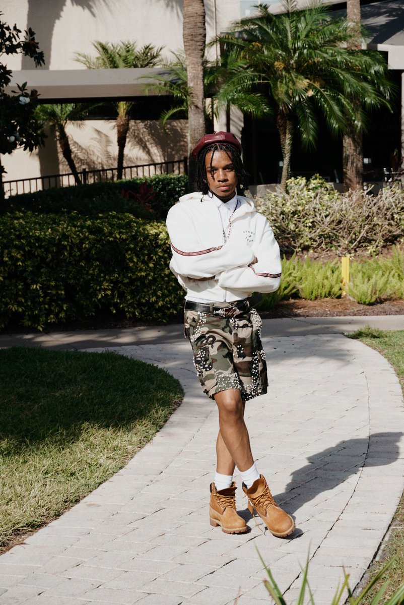 imxzavierrivera's tweet image. How I look? #gradbash