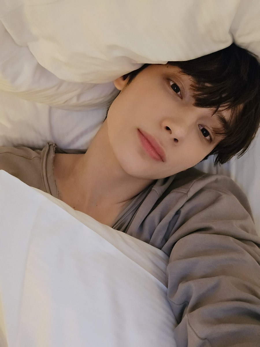 아니시발진짜 그래내가닝밤라이브 안한거 봐드림 아진짜사랑해