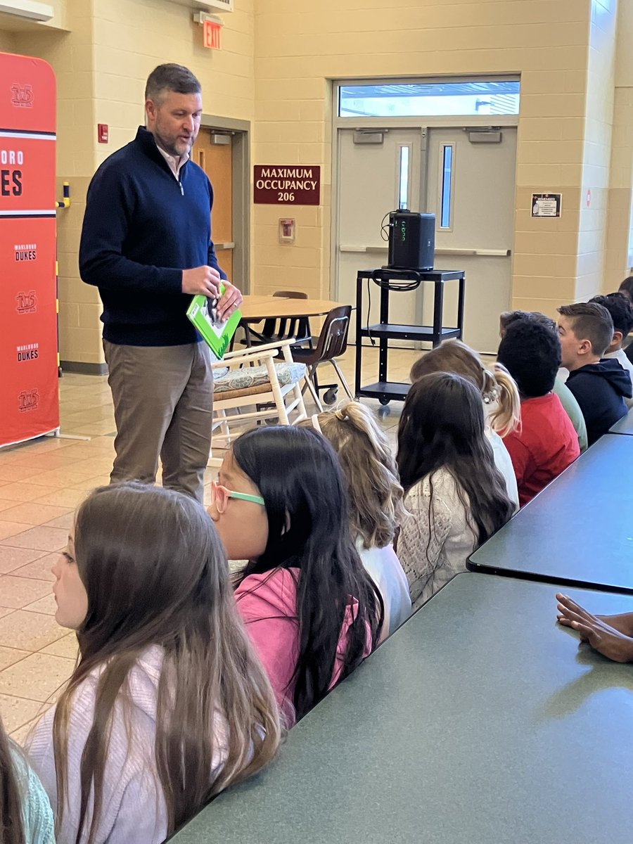 This week we had a special visit from Congressman Pat Ryan who shared a read-a-loud with us in honor of Earth day! 🌳🌎