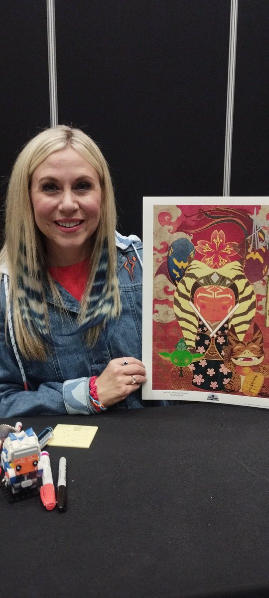 Mathildefrench's tweet image. Had an amazing time at SW Celebration! Thank you to everyone who visited my booth!
Loved seeing old friends, meeting new ones, and all the awesome creative SWAG!
Having my artwork signed by @HerUniverse  and @rosariodawson  was unforgettable!
#SWCJ2025 #SWCJコスプレ #ahsokatano