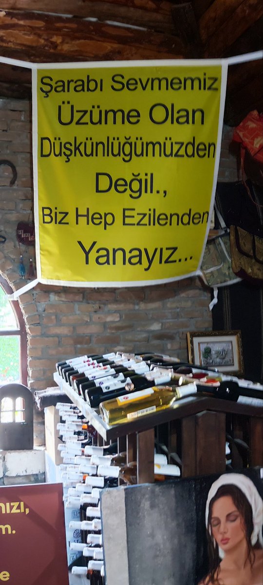 Bugün katıldığım bir etkinlikte köşedeki pankart dikkatimi çekti...