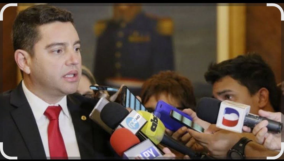 Desde la Vicepresidencia de la República, celebramos la labor de quienes con dedicación, compromiso y verdad, fortalecen la libertad de expresión como pilar fundamental de nuestra democracia, rol esencial para un Paraguay más informado, unido y libre. ¡Feliz día del periodista!