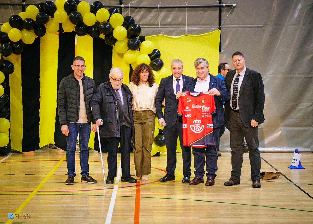 Paco Blázquez García (@blazquezbalonma) on Twitter photo Mis condolencias a la familia, amigos y a todos los componentes del <a href="/cjhmataro/">Joventut Handbol Mataró</a> tras el fallecimiento, en la madrugada de hoy, de Josep Nonell y Bocanegra, presidente de honor vitalicio de la entidad.
DEP Mis condolencias a la familia, amigos y a todos los componentes del <a href="/cjhmataro/">Joventut Handbol Mataró</a> tras el fallecimiento, en la madrugada de hoy, de Josep Nonell y Bocanegra, presidente de honor vitalicio de la entidad.
DEP