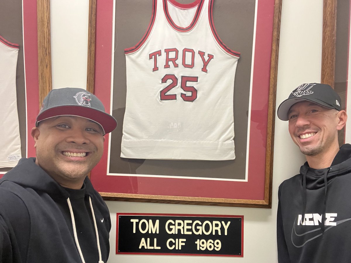 Matthew Kovach (@mattyk31) on Twitter photo 🏀 <a href="/CoachJonAntolin/">Jonathan Antolin</a> & I grew up together as Coaches within the Ayala Program.
Learning/working under the likes of Gregory, Quinn & Donovan ➕️ not to mention watching the likes of LeDuc, Grant, Dunn, Withers...
Once upon a time in the Sierra Lg..
Excited for his opportunity🫡 🏀 <a href="/CoachJonAntolin/">Jonathan Antolin</a> & I grew up together as Coaches within the Ayala Program.
Learning/working under the likes of Gregory, Quinn & Donovan ➕️ not to mention watching the likes of LeDuc, Grant, Dunn, Withers...
Once upon a time in the Sierra Lg..
Excited for his opportunity🫡