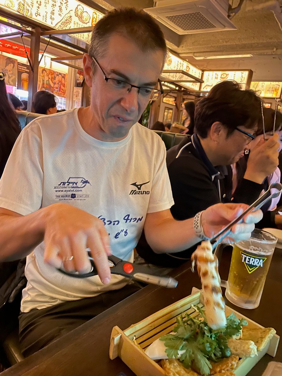 OrensteinYaron's tweet image. A night out in Seoul with Prof. @LinialMichal: enjoying cooked seafood and Korean beer #RECOMB2025