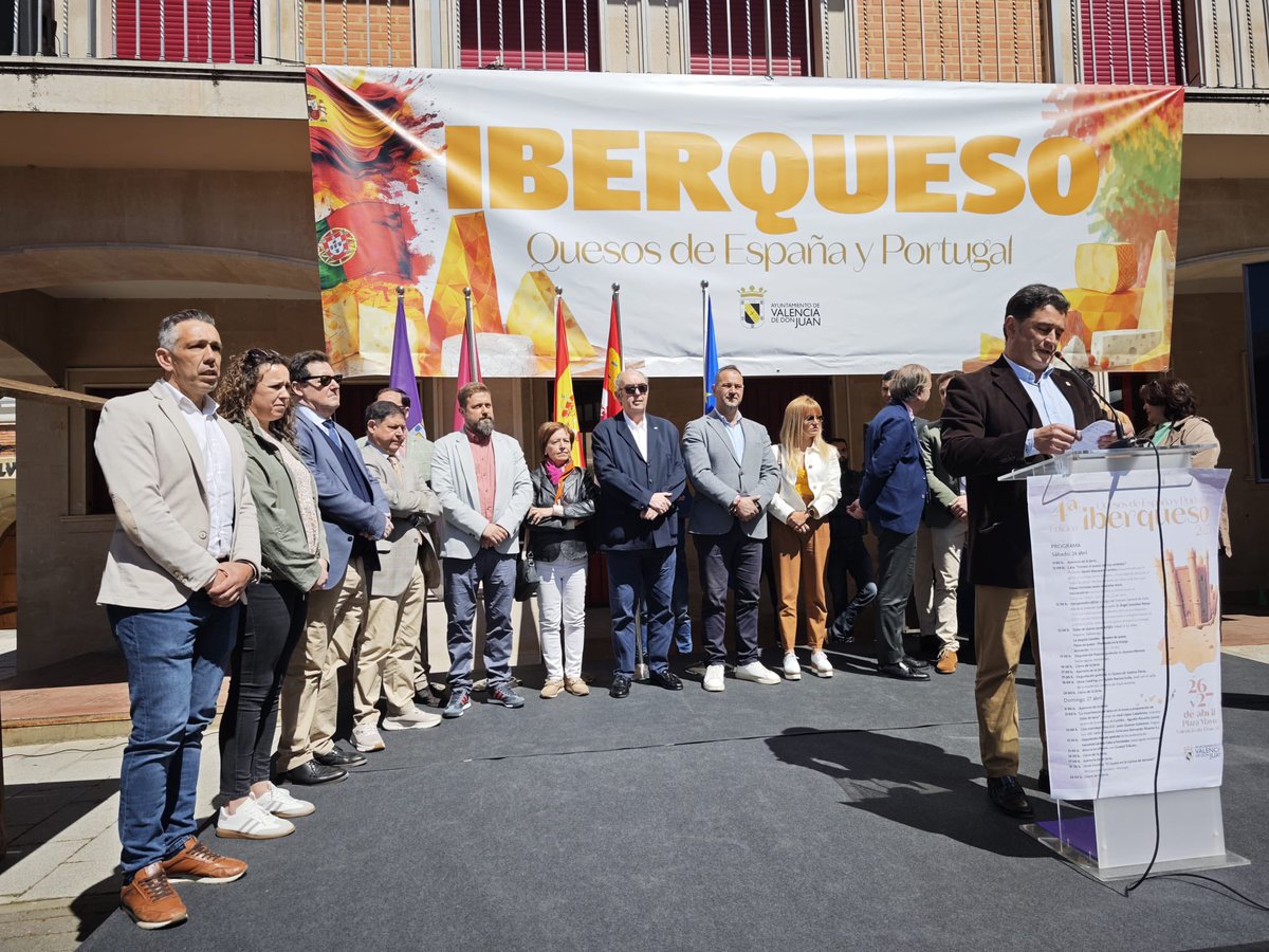 🧀La diputada Patricia Martínez muestra el apoyo del Grupo Socialista de la #DiputaciónDeLeón a la feria #Iberqueso2025 que este fin de semana se celebra en Valencia de Don juan