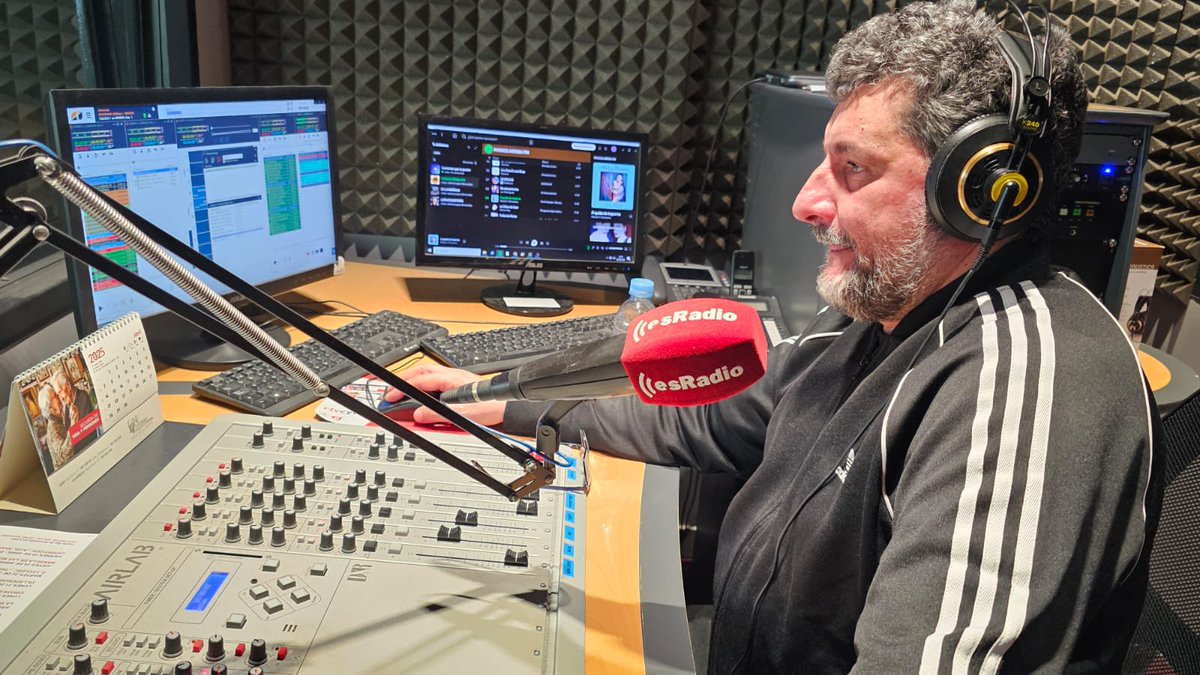 EsRadio León (@esradioleon) on Twitter photo Despliegue de EsRadio León para el
final de la temporada
EN DIRECTO
<a href="/EsRadioLeon/">EsRadio León</a>
Somos RADIO somos FM Despliegue de EsRadio León para el
final de la temporada
EN DIRECTO
<a href="/EsRadioLeon/">EsRadio León</a>
Somos RADIO somos FM