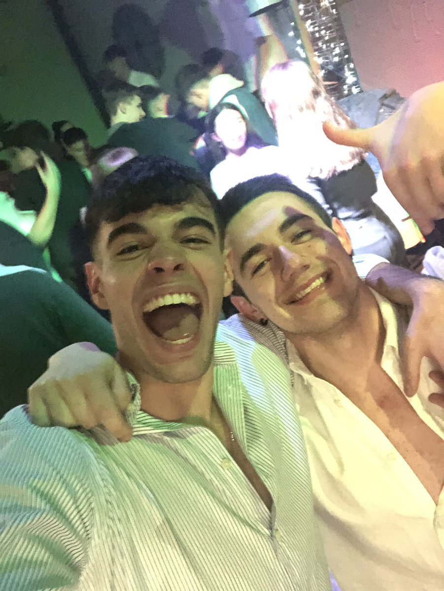 enebycsgo's tweet photo. @Arrizabalagismo Muertos de hambre😁😁😁😁😁 https://t.co/TyFXUZrpjT