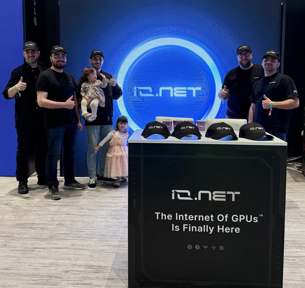 Solana Crossroads 2025’te sahnedeydik!

 io.net olarak, “The Internet of GPUs” vizyonumuzu daha geniş kitlelerle buluşturduğumuz harika bir etkinlik geçirdik.

Topluluğumuzun enerjisi, desteği ve ilgisiyle standımızı adeta ışıl ışıl yaptık.
Bu yolculukta bizimle