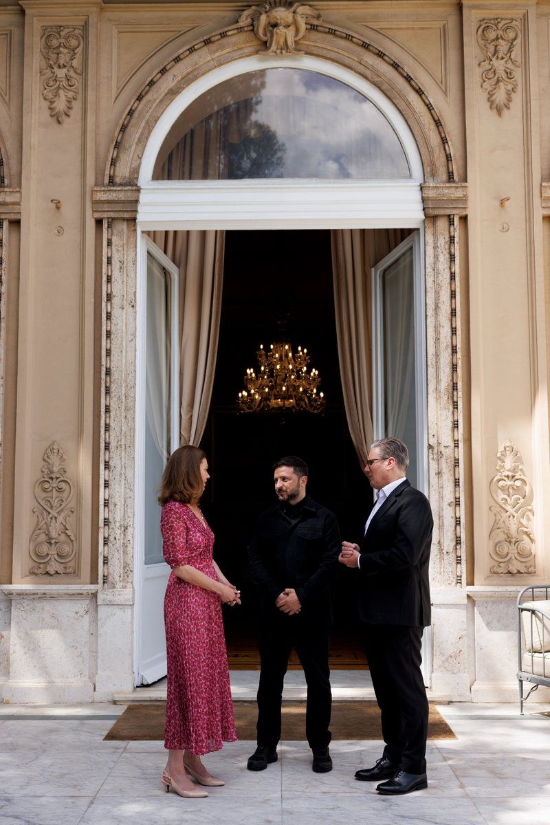 Keir Starmer (@keir_starmer) on Twitter photo Good to see President <a href="/ZelenskyyUa/">Volodymyr Zelenskyy / Володимир Зеленський</a> in Rome.
We discussed positive progress made in recent days to secure a just and lasting peace in Ukraine.
We must maintain the momentum. Good to see President <a href="/ZelenskyyUa/">Volodymyr Zelenskyy / Володимир Зеленський</a> in Rome.
We discussed positive progress made in recent days to secure a just and lasting peace in Ukraine.
We must maintain the momentum.