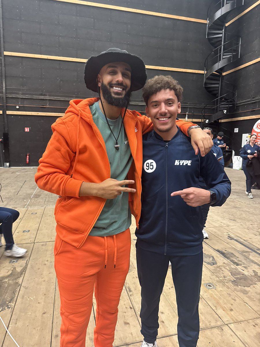 ILIASBJJ_'s tweet image. Cette histoire s’annonce bien 🌍🧨