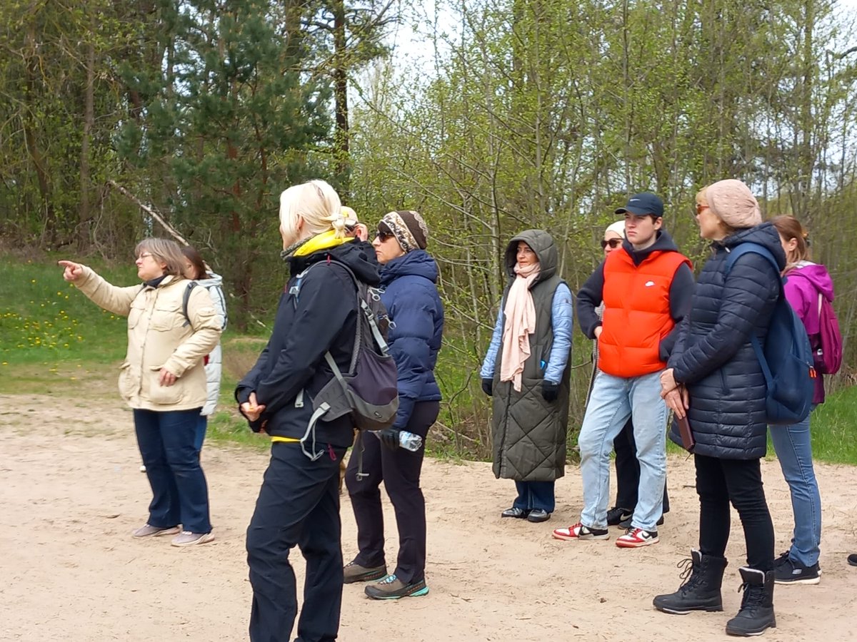 Šodien pa Juglas maz pazīstamo daļu izstaidzināju 16 cilvēkus. Promenāde, vecais tilts, kanalizācijas muzejs, Bābelītes ezers.