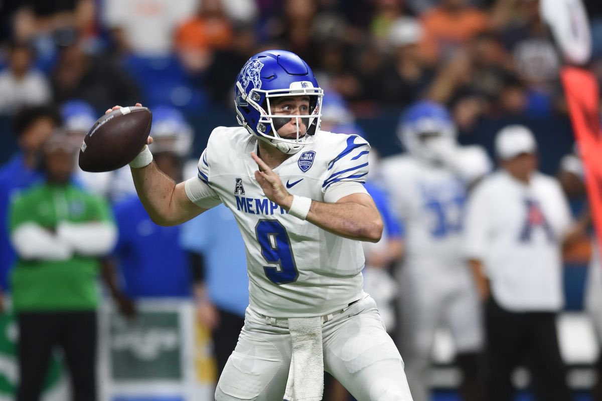 Memphis offered ⚪️🔵!