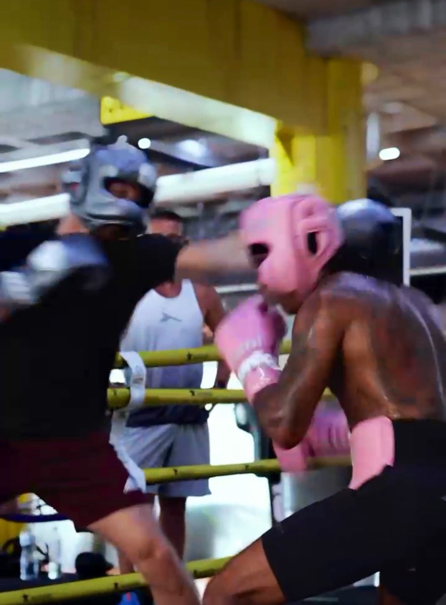 EssexPR's tweet image. I’m team #Benn ,as I was as a kid, I’m not interested in the politics, it is what it is, @ConorNigel has always been nice to me, he even entertained me for a few rounds sparring last year and some lunch, which as an aging novice influencer fighter, is an experience that money…