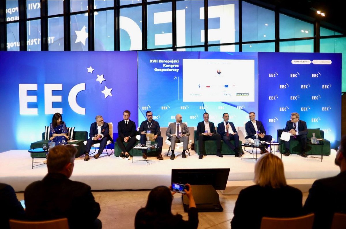 jarokrolewski's tweet image. This year’s European Economic Congress 2025 (@EECKatowice) reached an impressive level, gathering a record-breaking 18,000 participants in Katowice.

#google #lpp #synerise #accenture #mbank