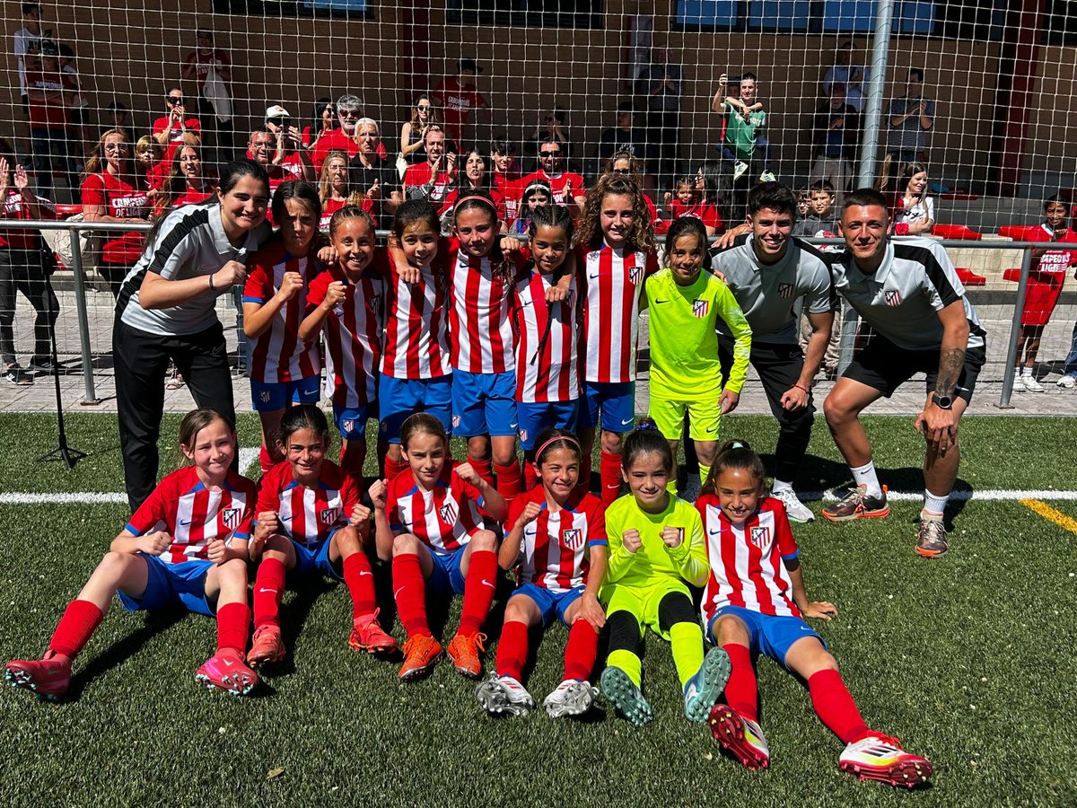 ¡El Benjamín K, campeón de Liga del grupo 43 de Primera Benjamín! 🏆

Las pequeñas rojiblancas acabaron invictas el campeonato 😍

¡A disfrutarlo, campeonas! ❤️🤍