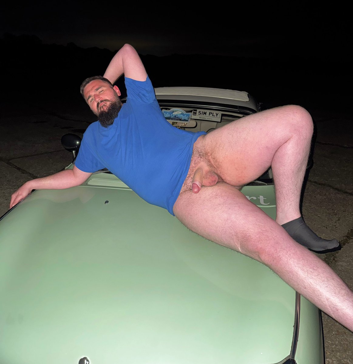 Just gonna chill here for a bit!
 RT if you wanna be bent over the bonnet and fucked!😜
Happy Saturday!