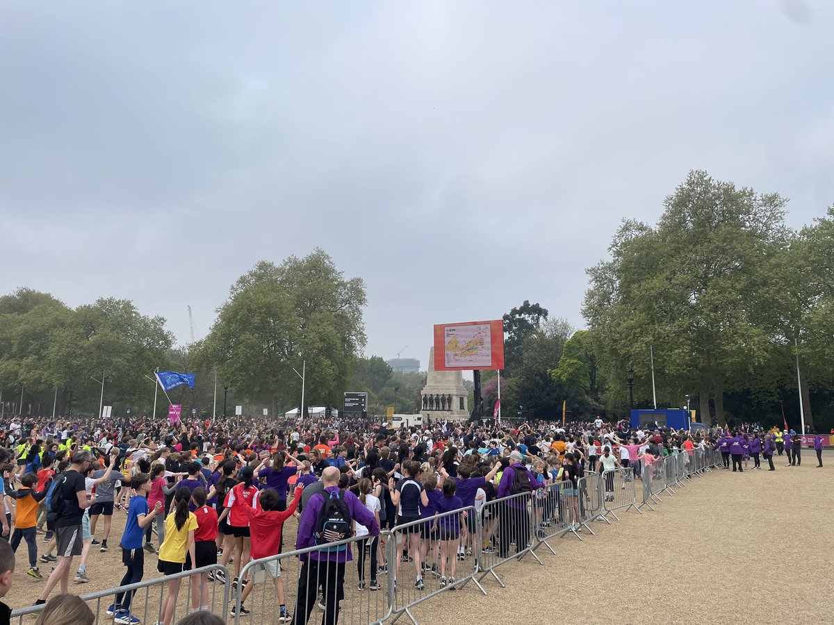 cvmssport's tweet image. Another year, another @LondonMarathon Mini Marathon. Well done to the pupils who ran in the first waves of this year’s event. This afternoon we have another group of 25 runners running the famous route