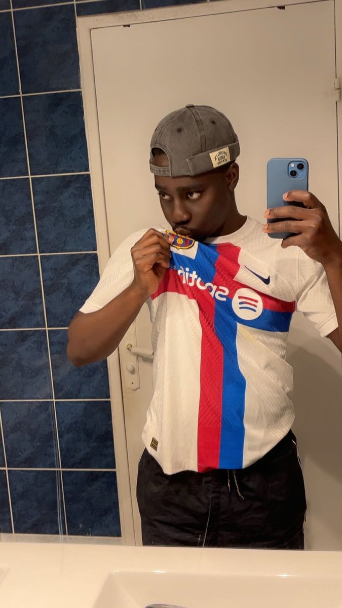 JamdongMhd's tweet photo. Match of the day 💙❤️

#El_Classico 🛠️⚔️ https://t.co/tbNtwDnGkj