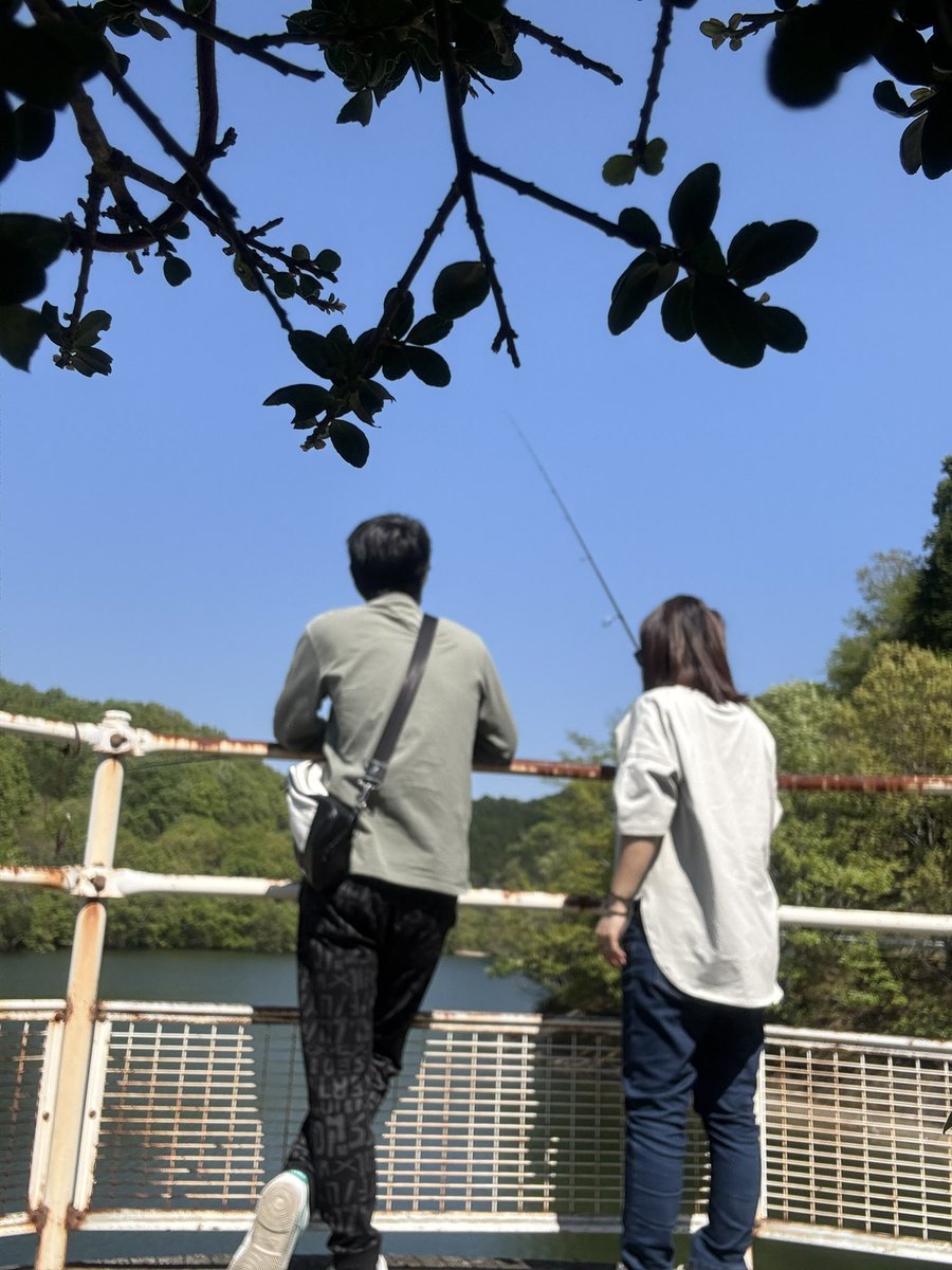 Natsu72FC's tweet photo. 2人目産むまでに最後の釣り🎣
あーまだ始まってなかったー😭ポーズ
ベイトすらおらん笑
気づいたら釣り歴６年目に突入してたわ😛
ラインすら結べなかったのに今ぢゃくるりんパパ♡ https://t.co/jMWEpdTwY7