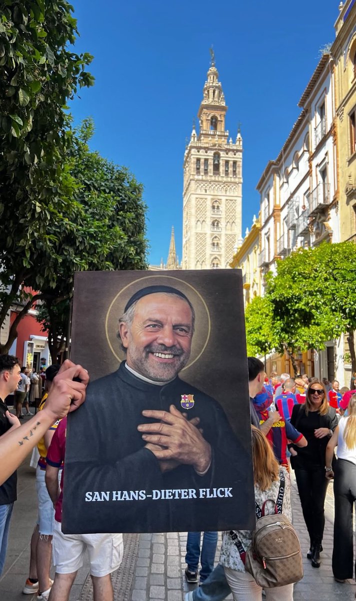 mas_que_pelotas's tweet photo. La Giralda presume orgullosa 😏

📸 @NachoJP_ https://t.co/MqnsyLcQcy