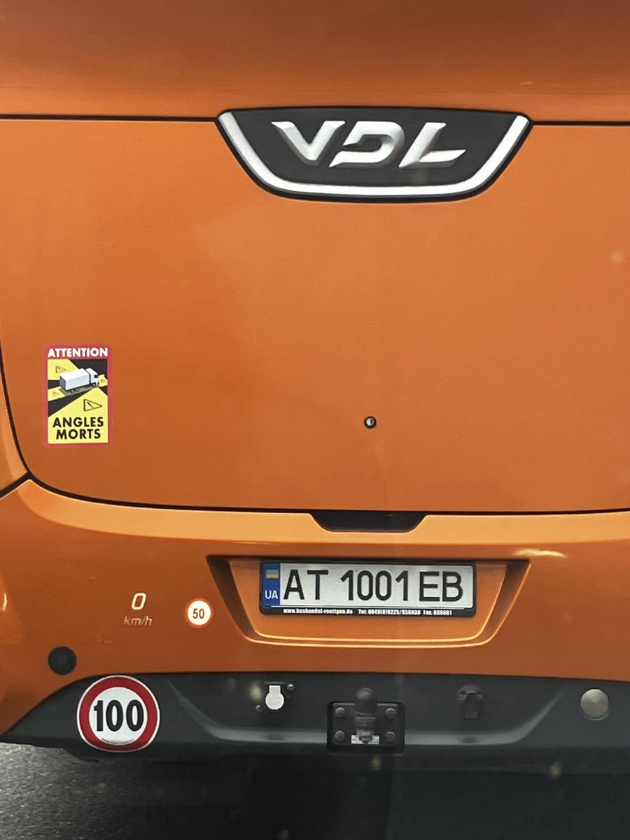 Mark Bird 🇨🇭 (@markonsocialnet) on Twitter photo Schickt <a href="/vonderleyen/">Ursula von der Leyen</a> jetzt die Ukrainer mit eigenem Reisebus in die Schweiz?
Aufnahme 200m vor Grenzübertritt. Schickt <a href="/vonderleyen/">Ursula von der Leyen</a> jetzt die Ukrainer mit eigenem Reisebus in die Schweiz?
Aufnahme 200m vor Grenzübertritt.