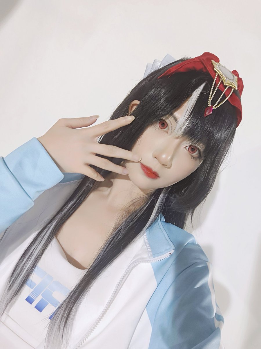 LR_heh's tweet photo. คอสแต่คนแกรด = ผมเอง 🥲
ช่วงนี้จึมเป็นหมาจ๋อง 

Always cosplay as graduated Vtuber 🥲
I'm fine, I'm okay gwenchana teng neng neng

#AynaFrame #เหล่าเศษกระจก #REALกีฬา #กีฬาจริง0426 https://t.co/1I3vKOjgb1
