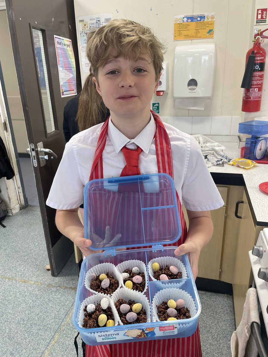 S1 brought mini eggs in to make Easter nests with their chocolate crispie cakes. Demonstrating safe use of hob and good hygiene. Definitely a favourite practical lesson! 🐣 🪺
