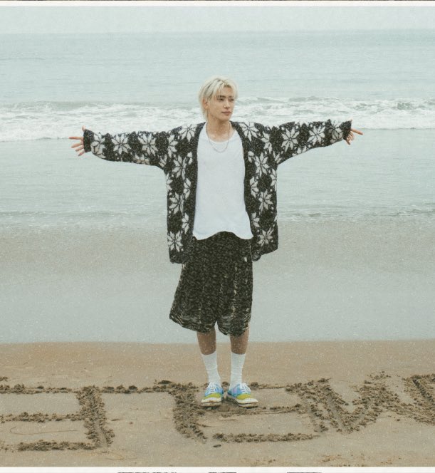 unojaehyun's tweet photo. is that TIMELESS written on the sand… omg https://t.co/S3ycAr2wt9