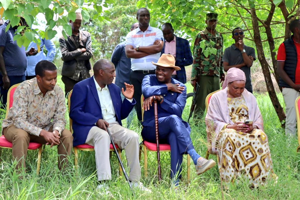 harsama_kello's tweet photo. Earlier today, with colleague Ismael Madey, @GovMohamudAli, Women Rep @NaomiWaqo &amp; NDMA CEO @HaredAHassan, we joined the Head of Public Service  @koske_felix for tree planting &amp; food distribution exercise at Kubi Gadamoji cultural shrine,Sagante/Jaldesa Ward, Marsabit County https://t.co/Ek0aGrHtXv