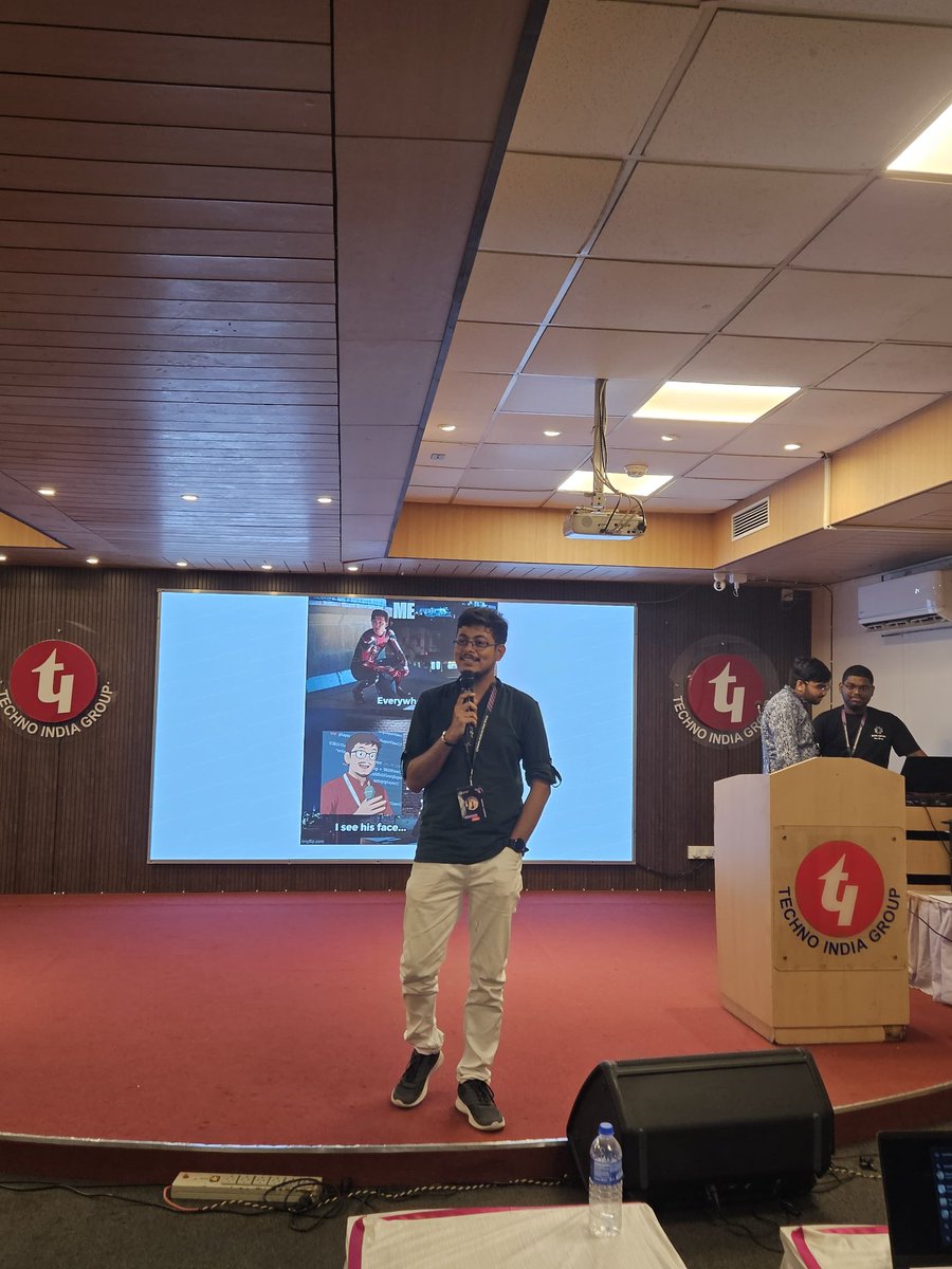 KotlinKolkata's tweet image. Wrapping up with an amazing session by Narendra Nath Chatterjee!
He's sharing insights on "Going Beyond the Basics with Kotlin."
Perfect way to level up our Kotlin skills!
#DroidFest #Kotlin #AdvancedKotlin #AndroidDevelopment #TechTalk #CodeBetter #DroidFest2025