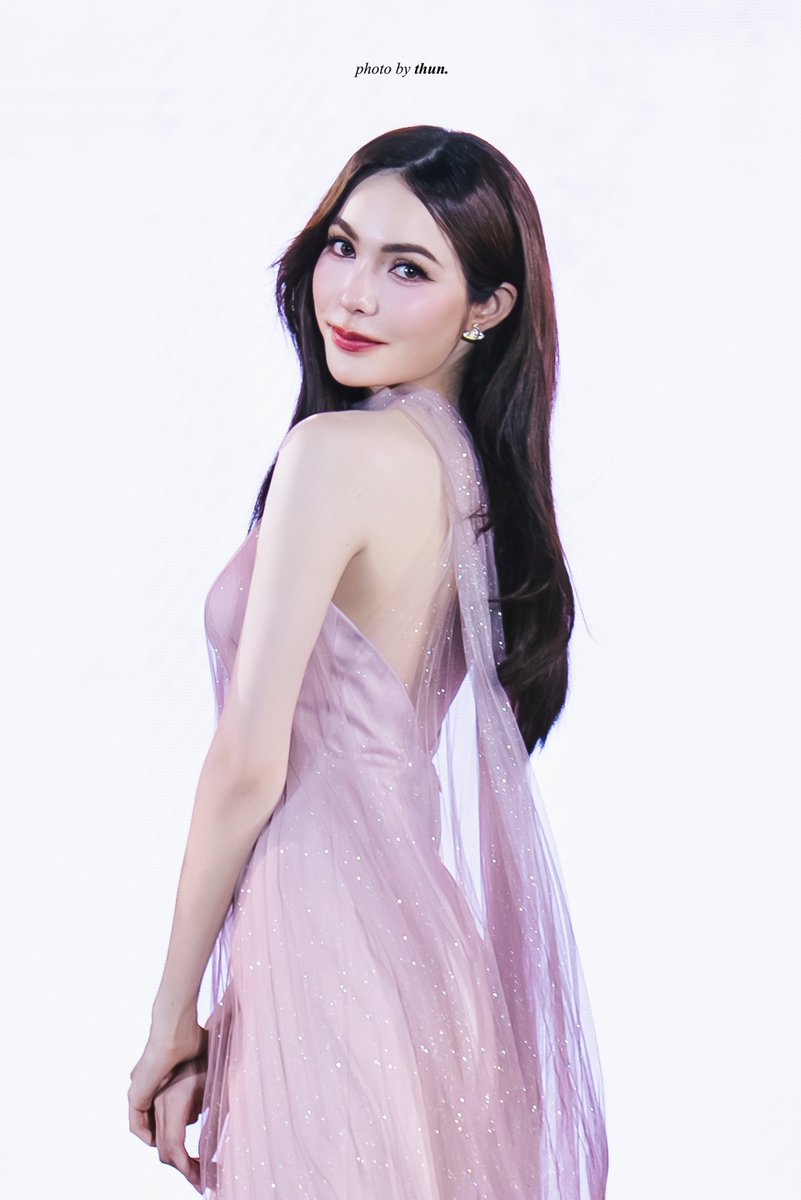 bluethunderq's tweet image. black 🖤 &amp;amp; white 🤍

ICON X THE WATER ENGLOT🌊 
#4ElementsPressCon #อิงล็อต