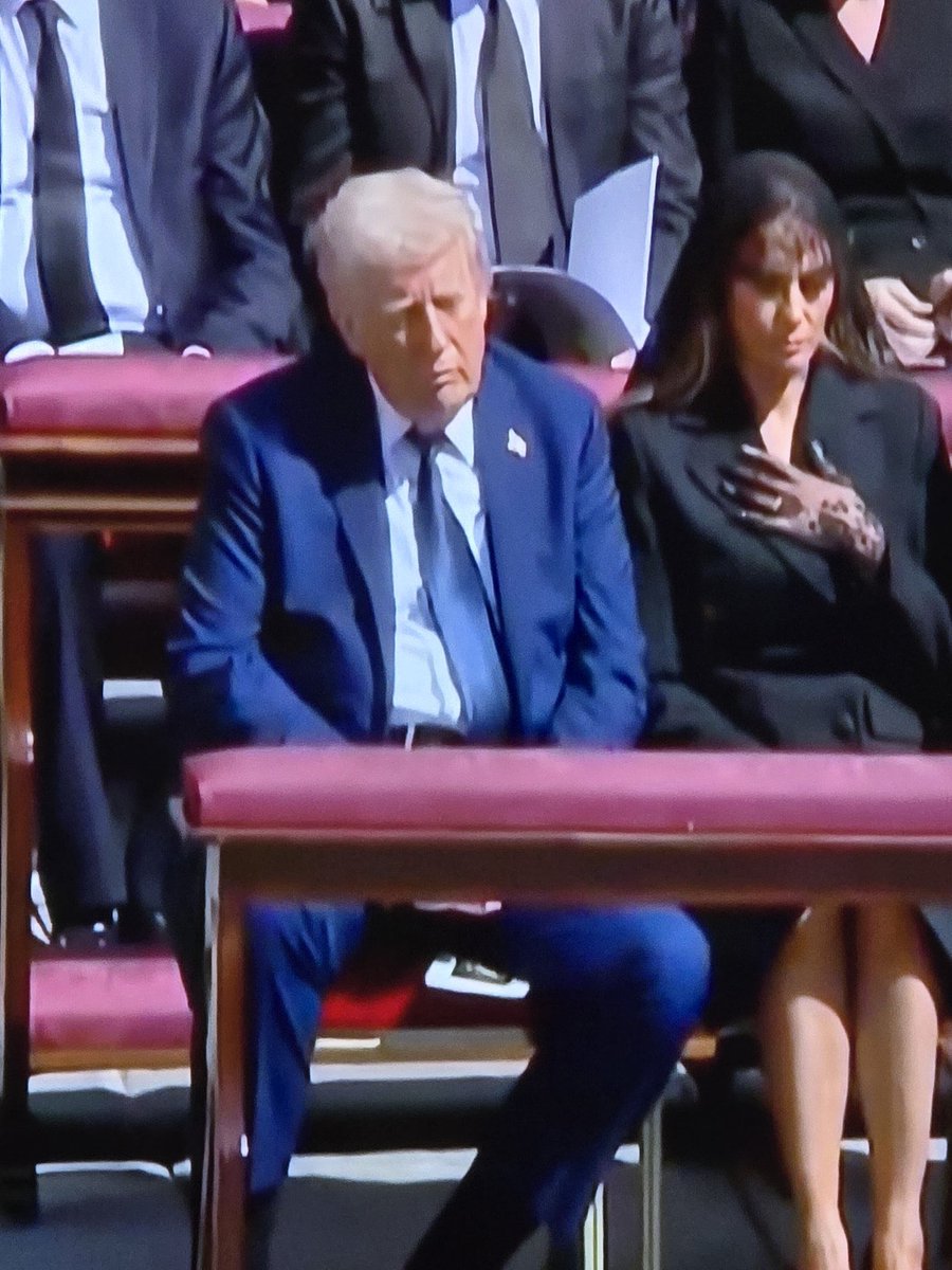 WUTangKids's tweet image. Of course Trump is the only jackass wearing a blue suit and blue tie to a funeral….such an embarrassment
