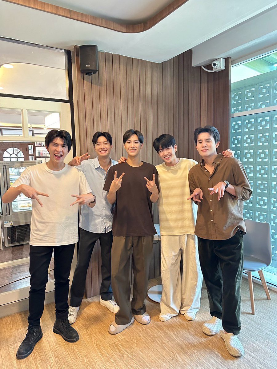 ทำนายทายทัพ My Magic Prophecy (@mymagicprophecy) on Twitter photo เกิดอะไรขึ้นใน Q22 บ้างรอติดตามเลย อะไรใหม่ๆ อะไรพีคๆ ทั้งนั้นอะ 😂
#MyMagicProphecy
#GMMTV
<a href="/jimmyyjp_/">เชฟหมอก (jimmyyjp) 👨🏻🍳 (P’Mhok)</a> <a href="/Sea_tawinan/">SEA🌊 คนให้กำลังใจเชฟ 🧑🏻🍳(N'Day)</a> <a href="/save_saisawat/">Save</a> <a href="/francnrp/">Franc</a> <a href="/jnnrrs/">ไฟฟ้า⚡(จัมโบ้gmm) ⚙️ (FIRESKY) EE48</a> เกิดอะไรขึ้นใน Q22 บ้างรอติดตามเลย อะไรใหม่ๆ อะไรพีคๆ ทั้งนั้นอะ 😂
#MyMagicProphecy
#GMMTV
<a href="/jimmyyjp_/">เชฟหมอก (jimmyyjp) 👨🏻🍳 (P’Mhok)</a> <a href="/Sea_tawinan/">SEA🌊 คนให้กำลังใจเชฟ 🧑🏻🍳(N'Day)</a> <a href="/save_saisawat/">Save</a> <a href="/francnrp/">Franc</a> <a href="/jnnrrs/">ไฟฟ้า⚡(จัมโบ้gmm) ⚙️ (FIRESKY) EE48</a>