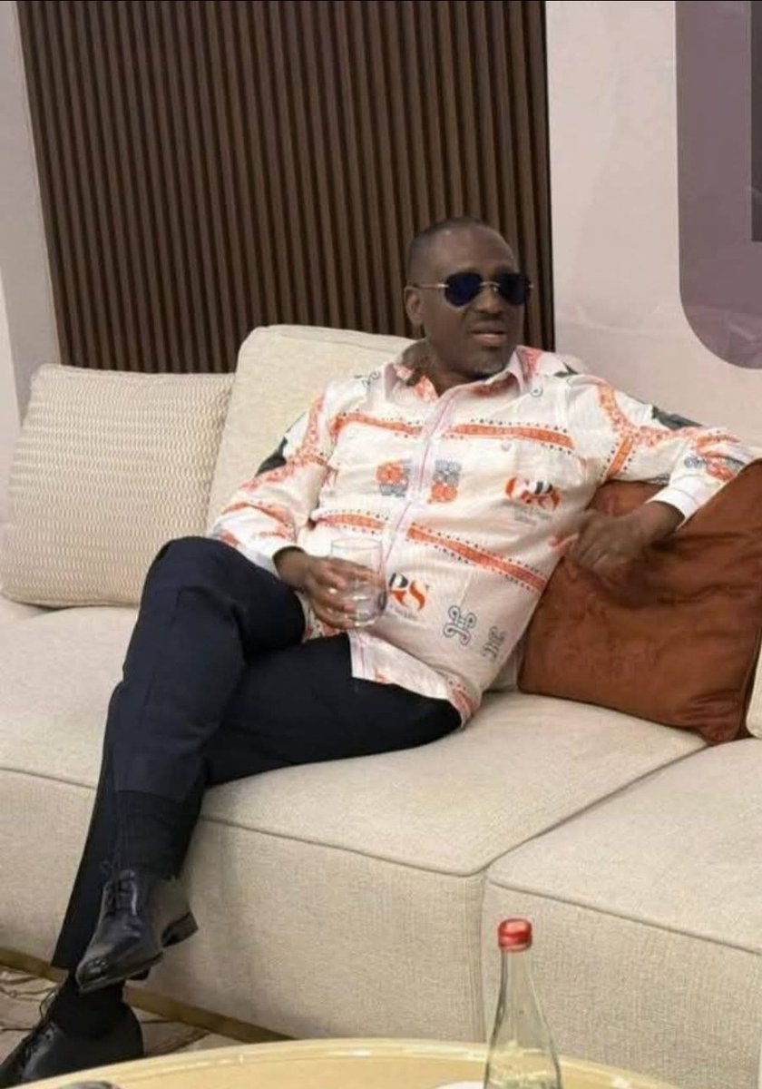 IsmaelTehe's tweet photo. 《La rivière ,qui coule en silence, finit par percer le rocher non pas par sa force , mais par sa perseverance.》

SEM @SOROKGUILLAUME , Président de Générations et Peuples Solidaires (GPS)...La marche démocratique pour la Paix et la Réconciliation Nationale continue avec notre Guide Politique ✊🏿. 

👉🏽 https://t.co/oKpsJjZ26r 👉🏿https://t.co/1aB34oVHux #SoroDoitRentrer🇨🇮

@NathDasilva2 @BalmePatricia @MalletJeanette