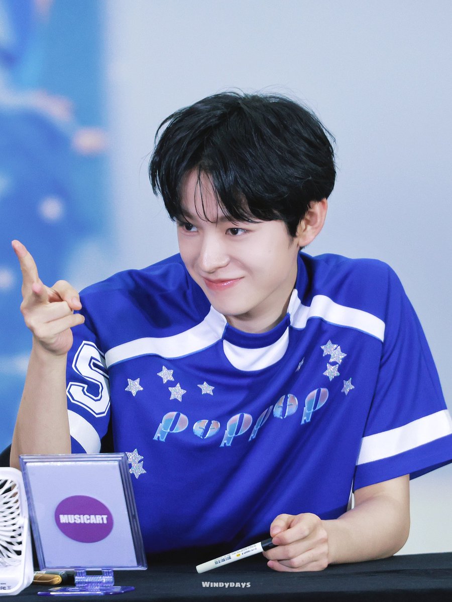 250426
✊🏻✌🏻
#유우시 #YUSHI #ユウシ #NCTWISH #엔시티위시