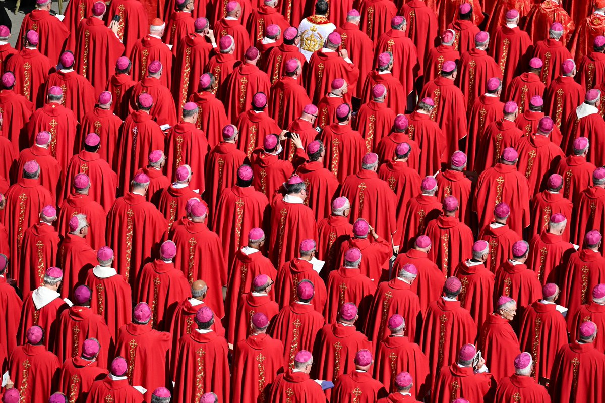 Na sprovodnoj misi u Vatikanu oprostili smo se od Svetog Oca Franje. Njegov pontifikat obilježen je hrabrošću, skromnošću i neprestanim zalaganjem za mir, pravdu i dostojanstvo svakog čovjeka. Ostajemo trajno zahvalni papi Franji na svemu što je učinio za Crkvu, za svijet i za