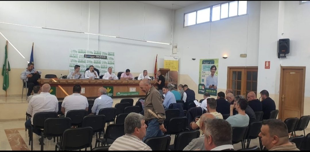 Hoy celebramos en Granada la Asamblea General de FAAT, la voz del taxi andaluz. Unidos, fuertes y mirando al futuro. ¡Gracias a todos los que formáis parte de esta gran familia! #FAAT #TaxiAndaluz