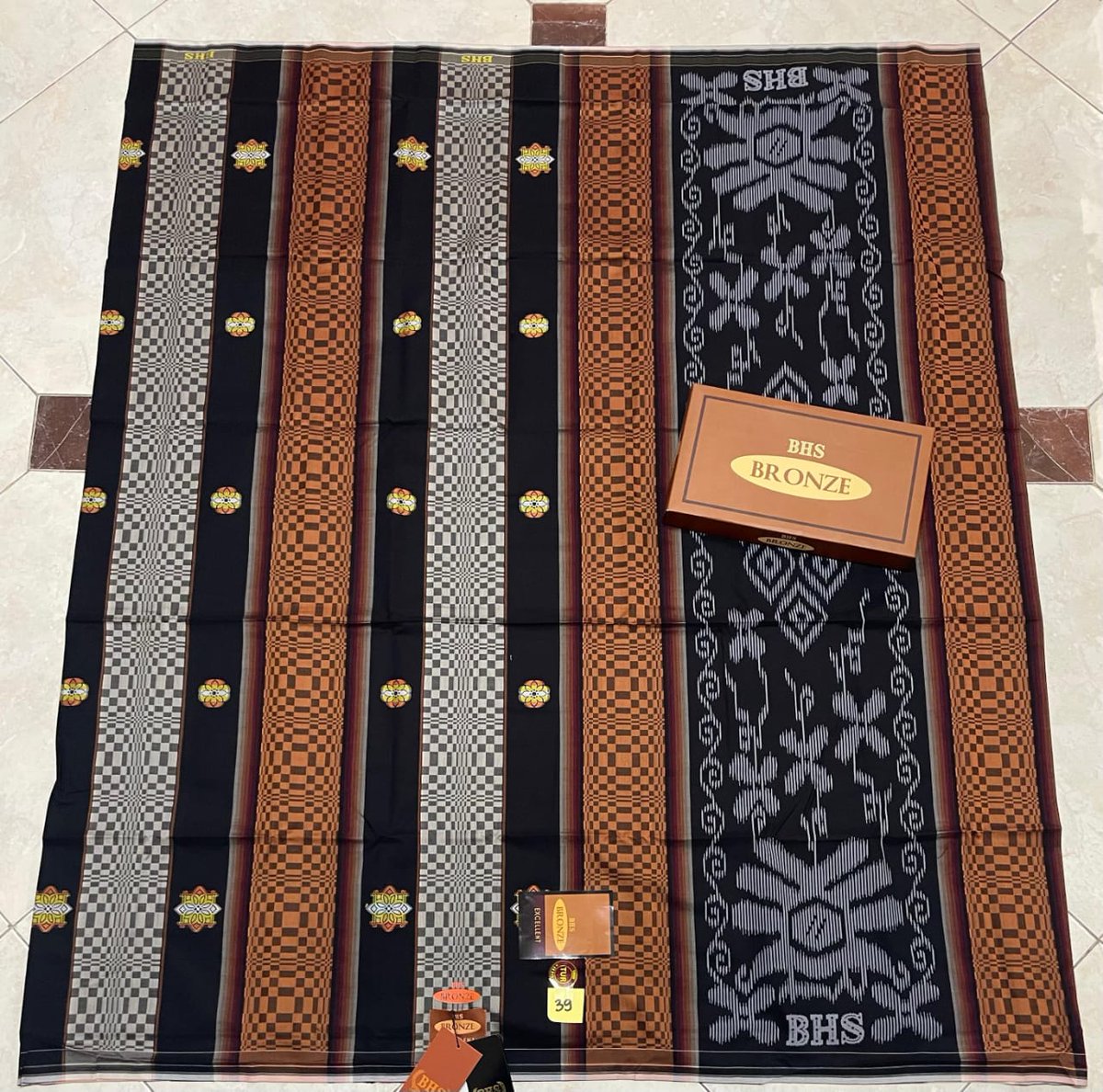 Monggo, yang cari sarung BHS, ready

Info pemesanan ke wa.me/6283126641074