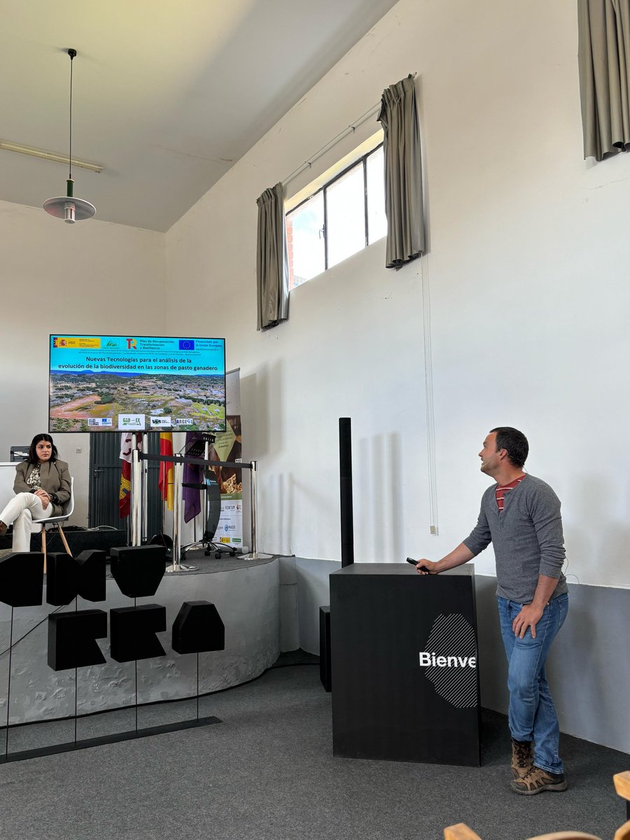 RazaChurra's tweet photo. #CH38 Debate sobre la #innovacion y #Sostenibilidad con @ITACYL #TUERO @geoloras @RazaChurra y @IxorigueProject 🔝Interesantísimos proyectos de nuestra tierra con el #sectorovino 👌
#FeriaChurra #RazaChurra #Lechazo #PINTACA #CyL https://t.co/V0AtPgDdRC