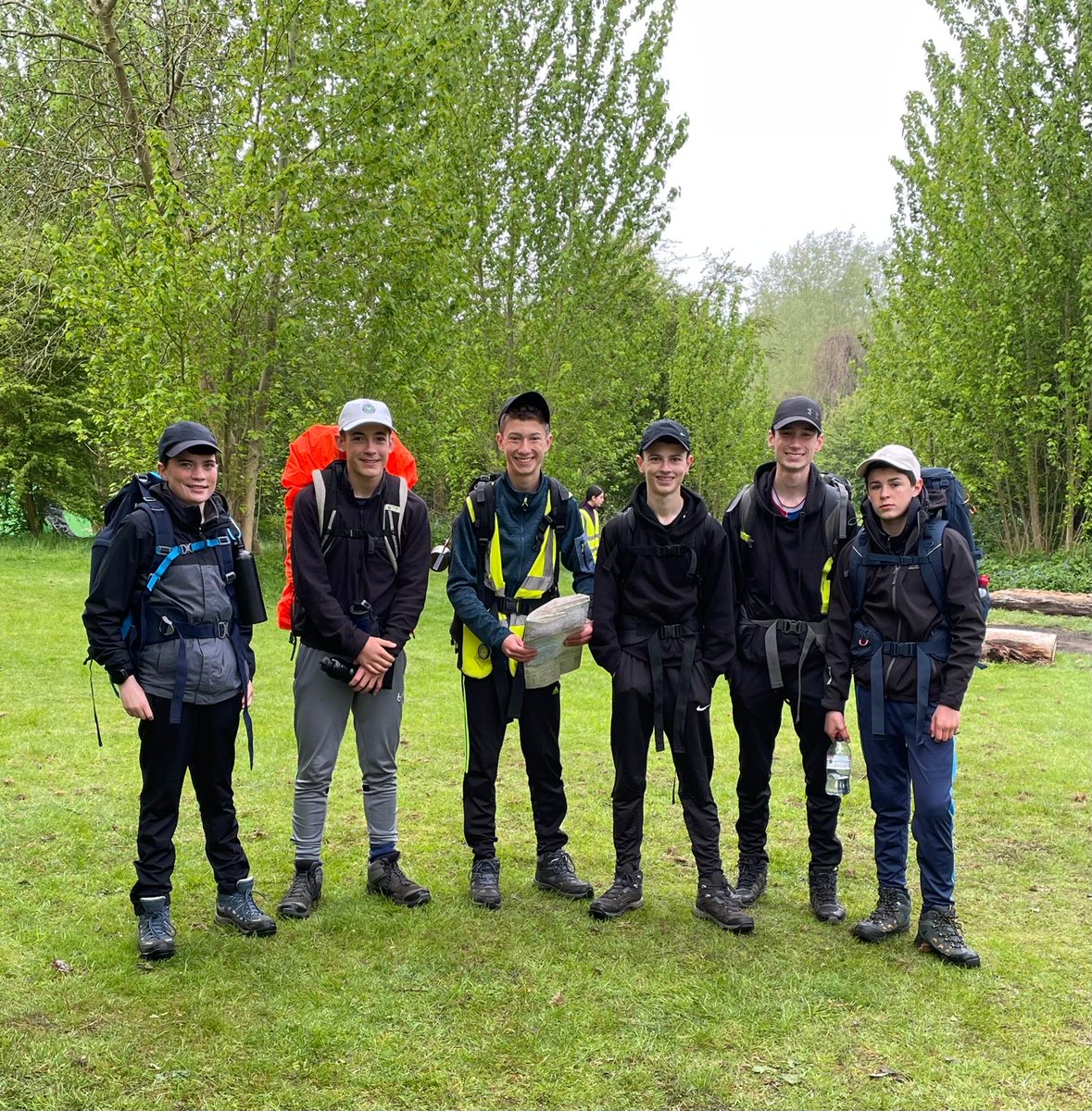 Mayflower_High's tweet photo. Silver expedition has got off to an excellent start
#silverDOfE https://t.co/nBuRGQJJ4N