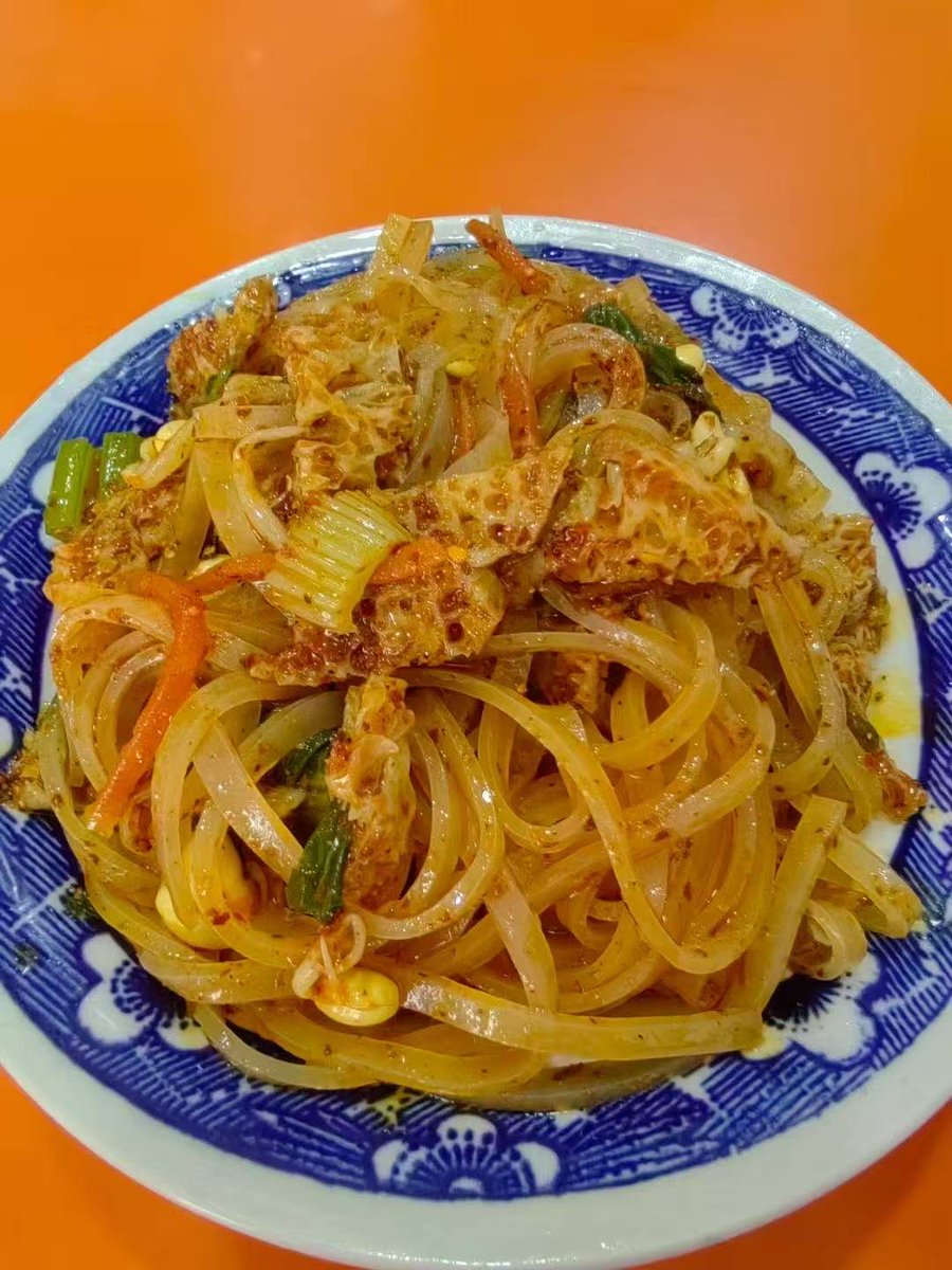 If foreign friends come to Xi'an for tourism, please send me a private message and I will treat you to rolled noodles. Maximum 2 people.