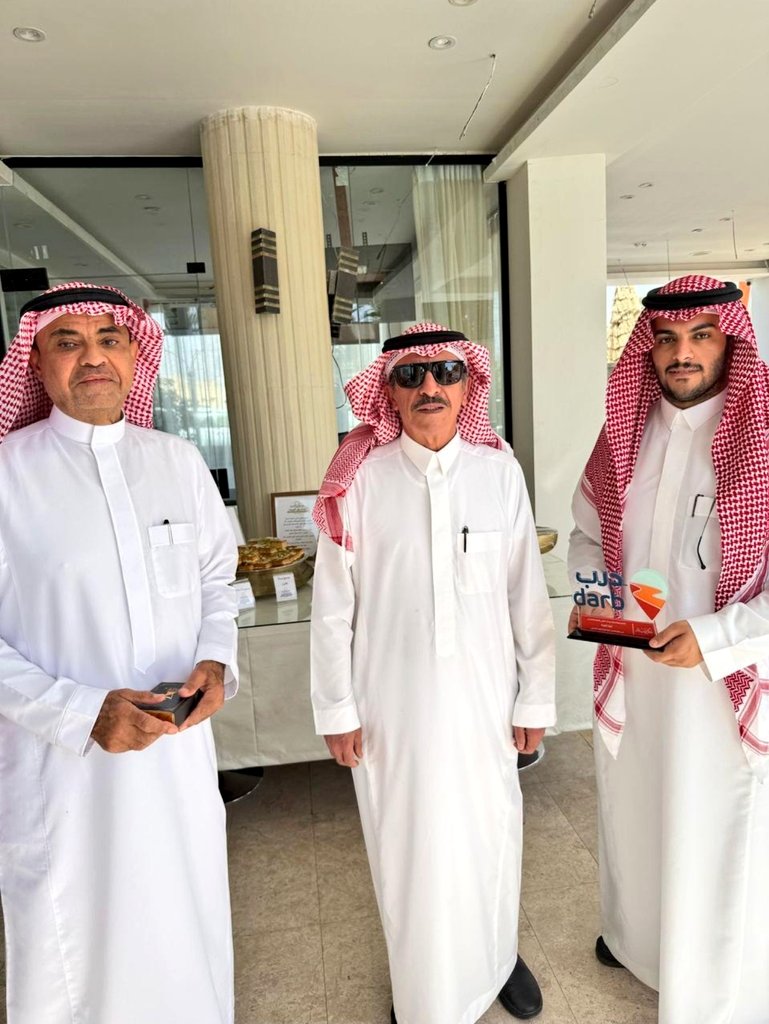 94Nnb's tweet photo. صور من استقبال بلدة #الفرعة للمشاركين في افتتاح مسار الدرب التاريخي شقراء - الفرعة - أشيقر ...
هذا الدرب الذي سلكه الآباء و الأجداد منذ مئات السنين بُعث من جديد .
شكراً لمن تبني و مول و تابع إنجاز هذه الجادة التاريخية . https://t.co/PtthTaTbft
