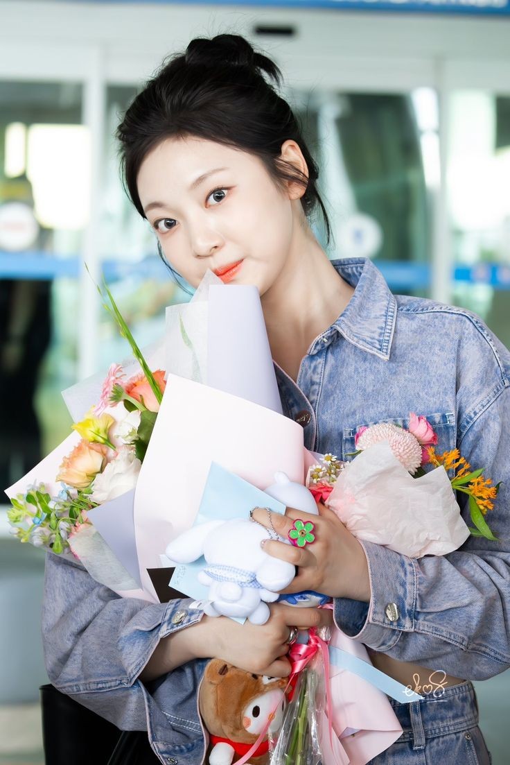 <a href="/BeatsByPengu/">❤︎</a> ⠀⠀HAPPIEST BIRTHDAY PENGU BABBY-DEUL!! 🩷💐
May your special day be filled with joy, laughter, and all the things that bring you happiness.  Keep shining brightly! ✨

#차니만두_생일축하할만두
#idisNEWday

⠀