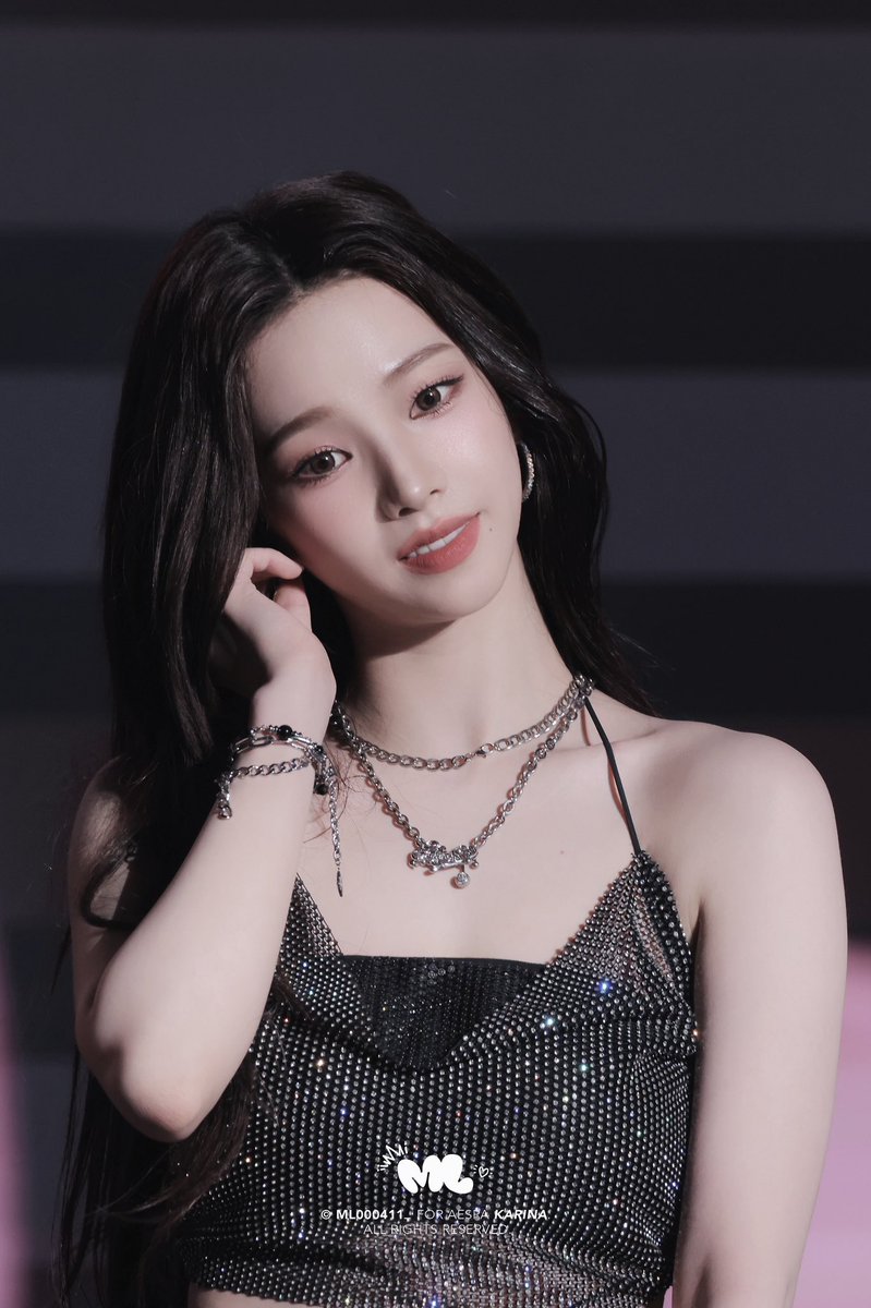 ML_000411's tweet photo. 250426  K-FLOW

#KARINA #카리나 #aespa #에스파 https://t.co/ltmSGzLc9T