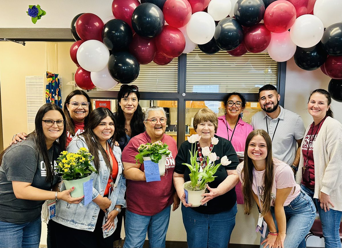 <a href="/DianaDjauregui/">Diana Jauregui</a> 🎉❤️👏🏽🤩 Day 2 of Administrative Assistant Day! So blessed to work with all of these amazing people!