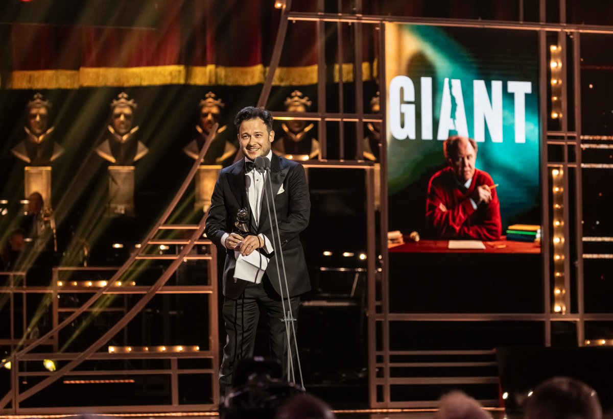 The 3x Olivier Award-winning <a href="/GiantThePlay/">Giant</a> returns to the stage tonight, with award winners John Lithgow and Elliot Levey reprising their roles.

🎟️ Book tickets to Giant on <a href="/london_theatre/">Official London Theatre</a>: officiallondontheatre.com/show/giant-111…